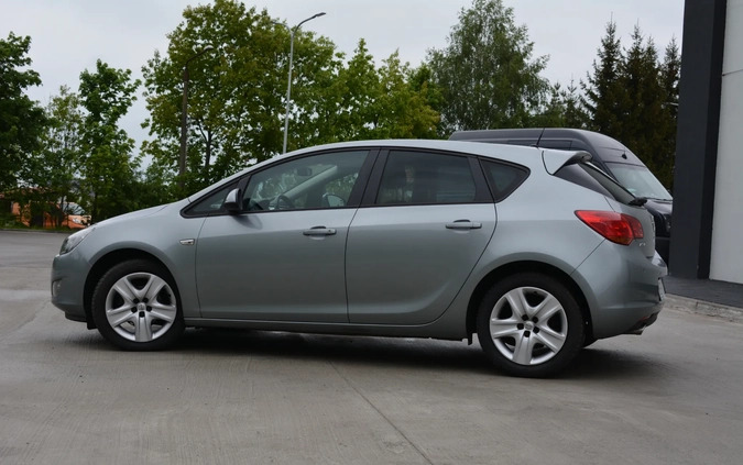 Opel Astra cena 28500 przebieg: 148000, rok produkcji 2011 z Dzierzgoń małe 466